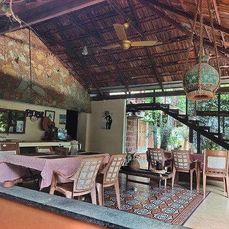 Ambadi'S Villa -Lake View Resort Pallipuram Ngoại thất bức ảnh