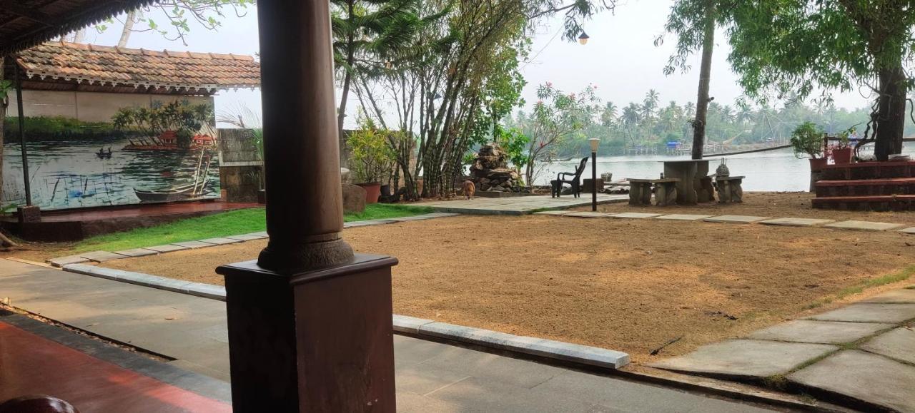 Ambadi'S Villa -Lake View Resort Pallipuram Ngoại thất bức ảnh