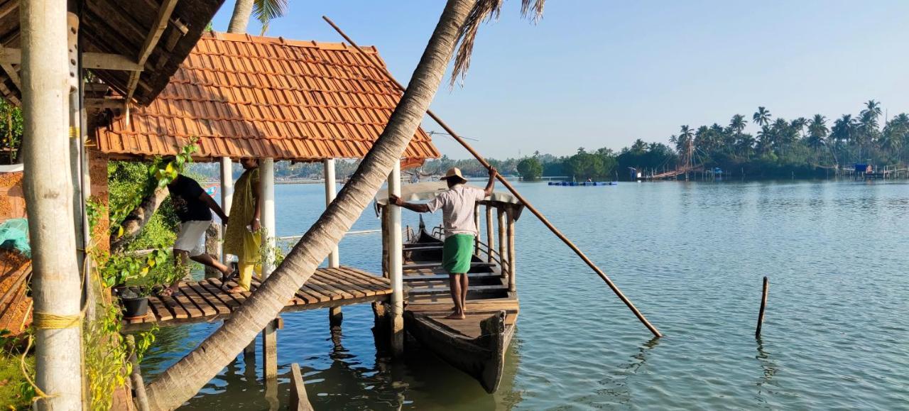 Ambadi'S Villa -Lake View Resort Pallipuram Ngoại thất bức ảnh