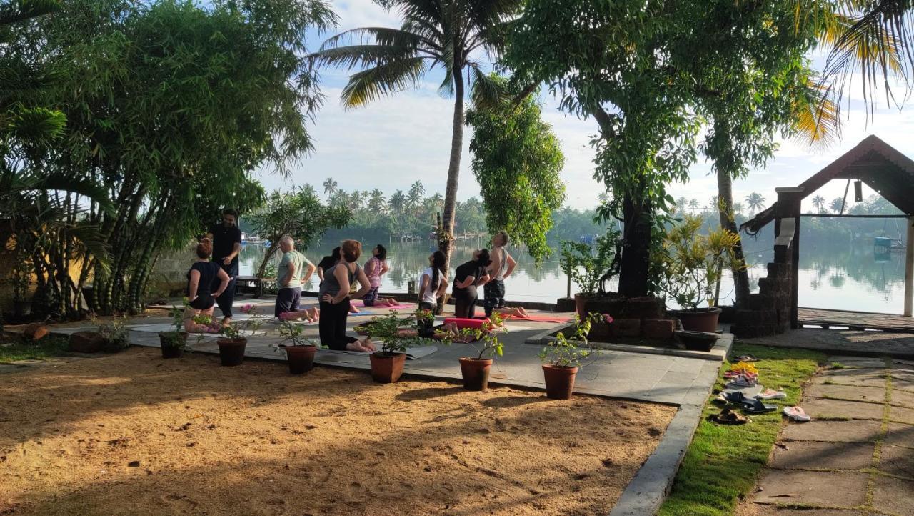 Ambadi'S Villa -Lake View Resort Pallipuram Ngoại thất bức ảnh