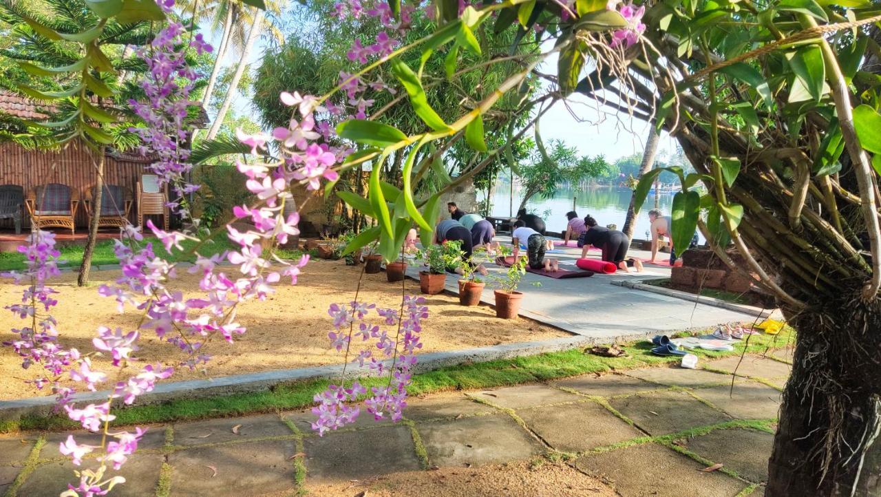Ambadi'S Villa -Lake View Resort Pallipuram Ngoại thất bức ảnh