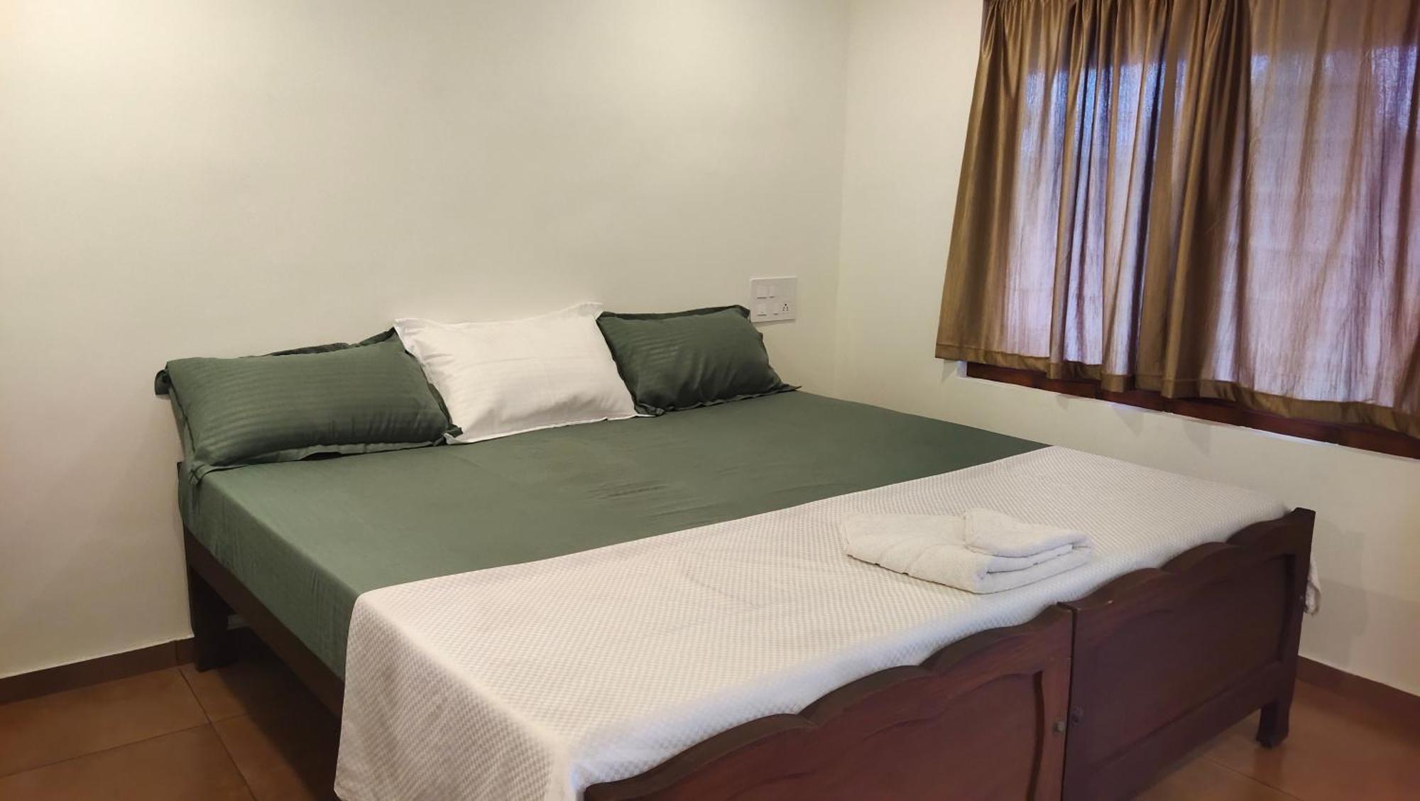Ambadi'S Villa -Lake View Resort Pallipuram Ngoại thất bức ảnh
