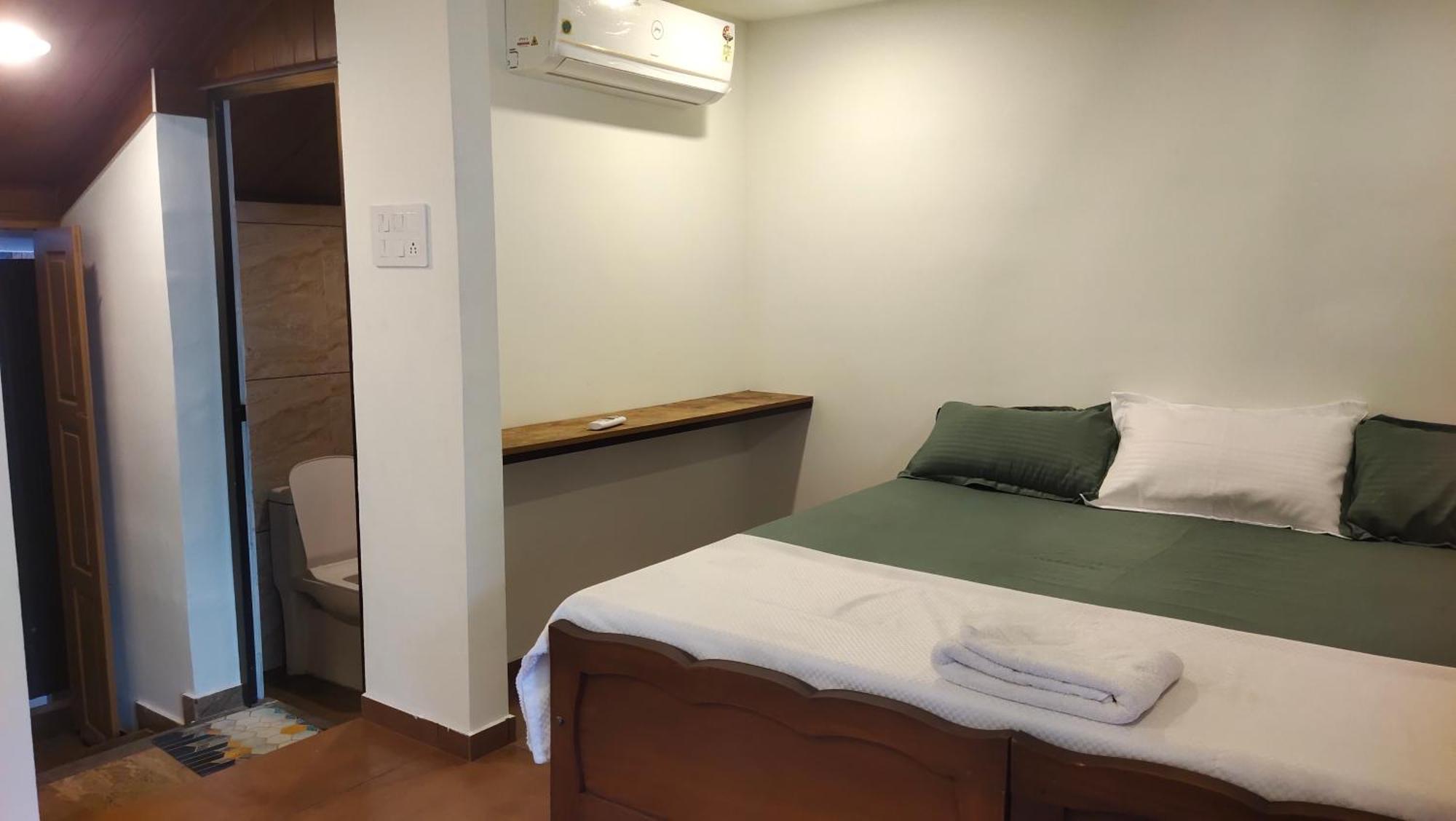Ambadi'S Villa -Lake View Resort Pallipuram Ngoại thất bức ảnh
