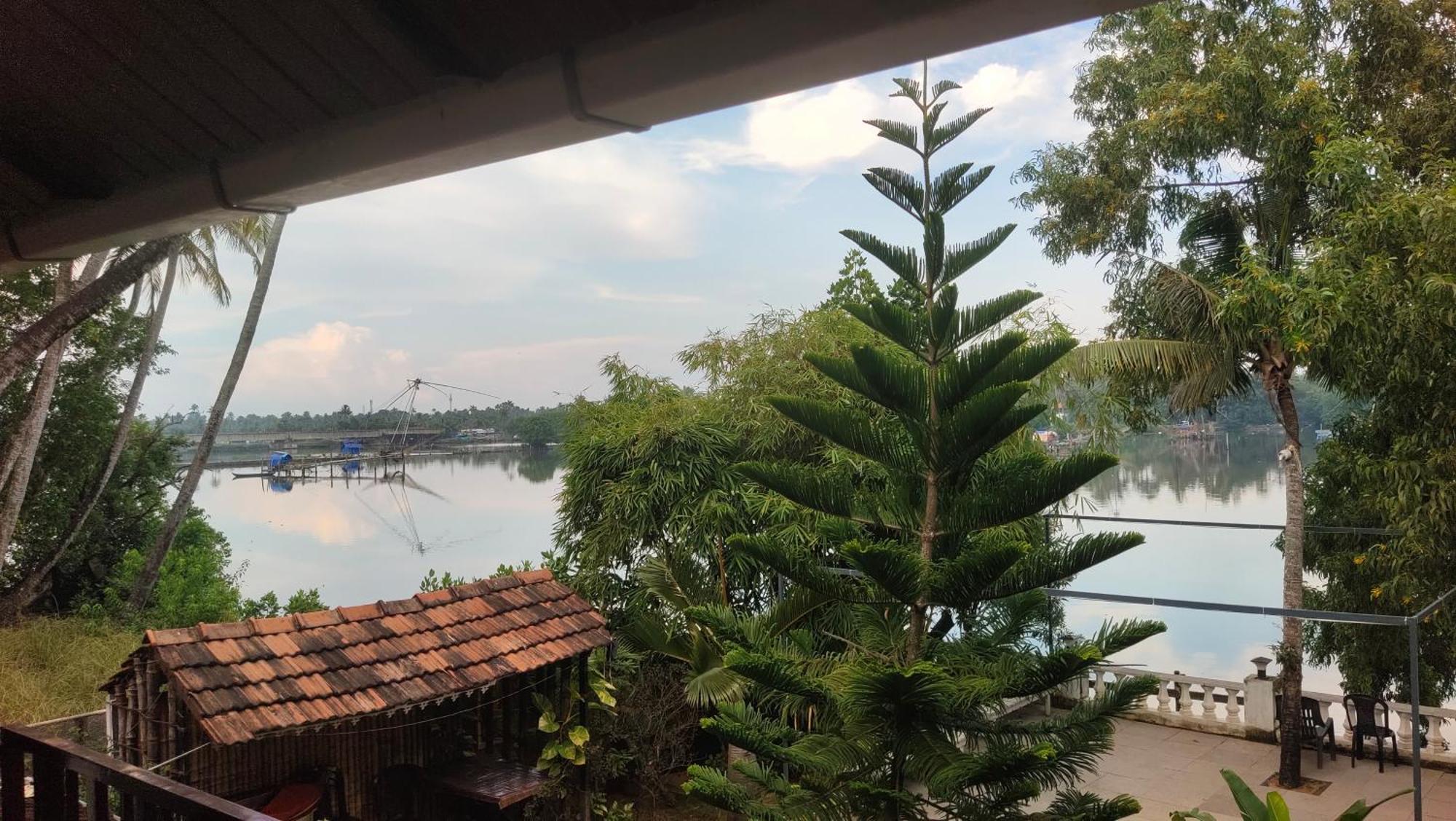 Ambadi'S Villa -Lake View Resort Pallipuram Ngoại thất bức ảnh