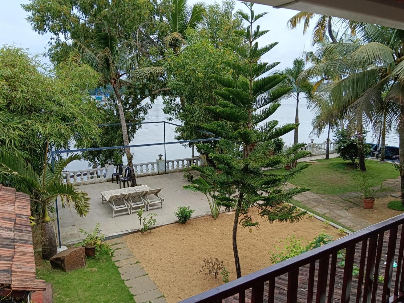 Ambadi'S Villa -Lake View Resort Pallipuram Ngoại thất bức ảnh