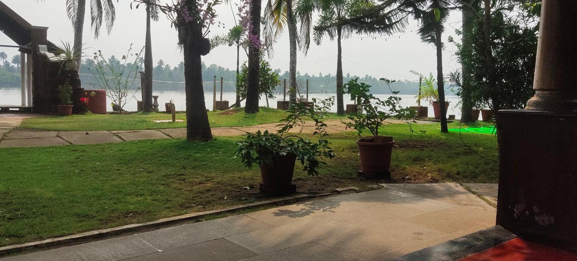 Ambadi'S Villa -Lake View Resort Pallipuram Phòng bức ảnh