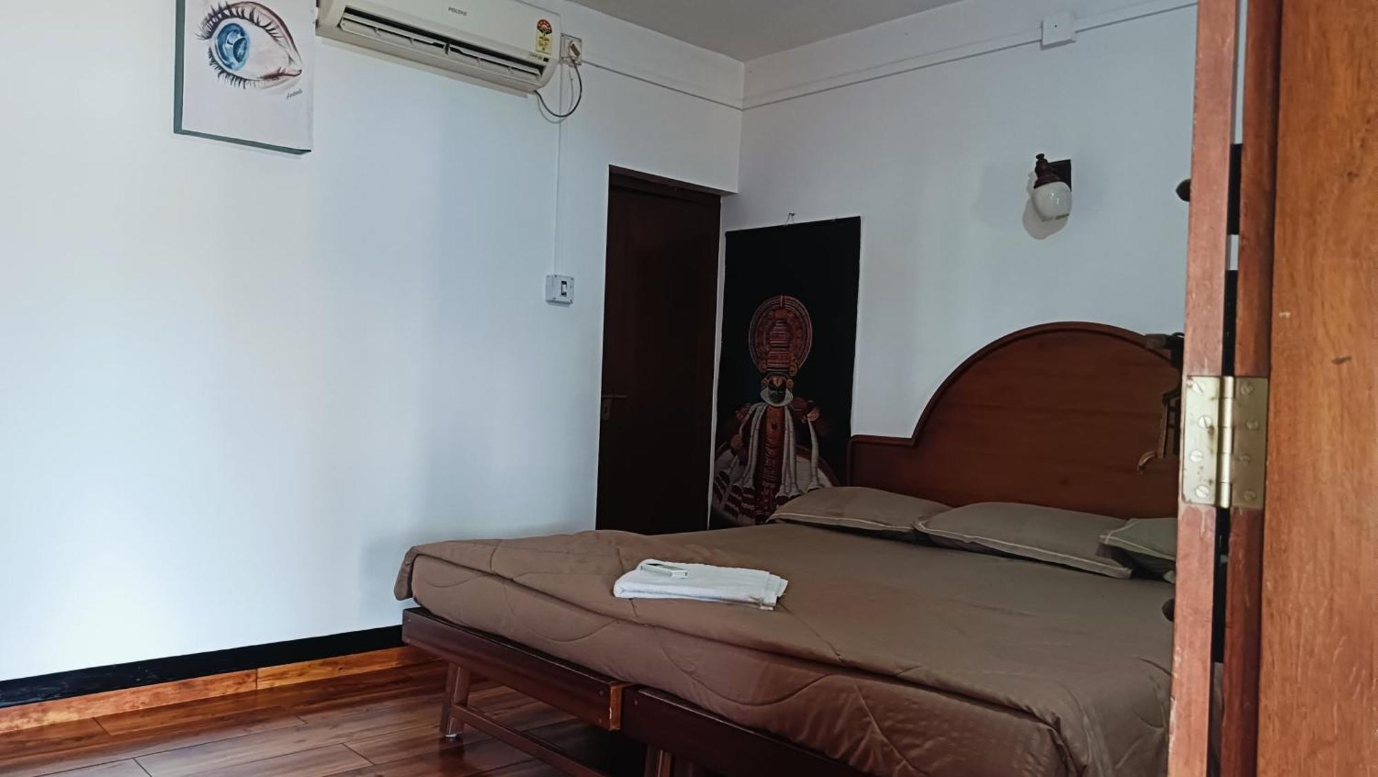 Ambadi'S Villa -Lake View Resort Pallipuram Ngoại thất bức ảnh