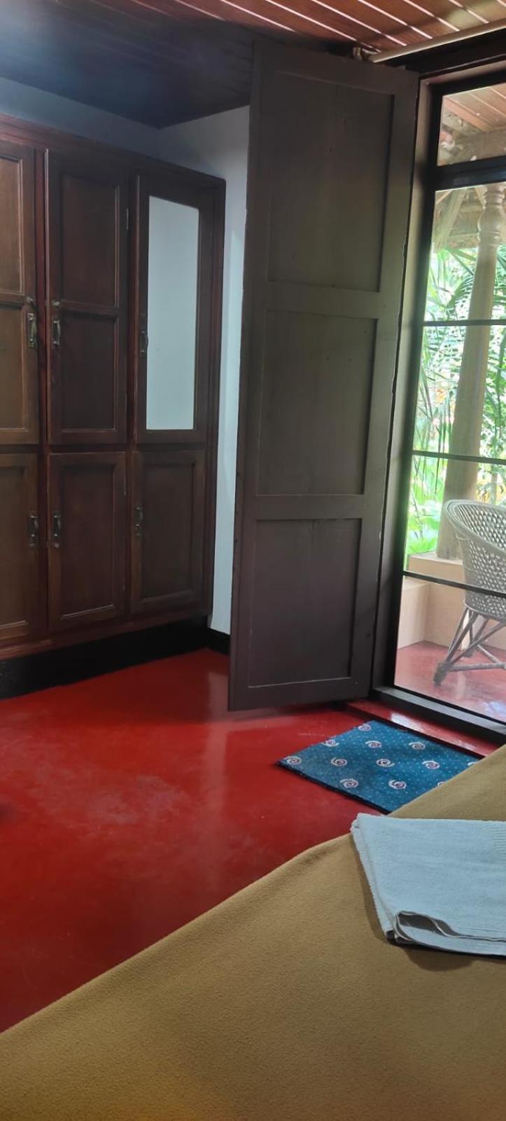 Ambadi'S Villa -Lake View Resort Pallipuram Ngoại thất bức ảnh